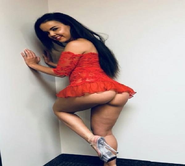 SOY UNA CHICA ESPAÑOLA DE 20 AÑITOS EN CÁCERES