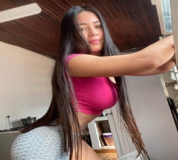 SOY UNA CHICA GUAPA,,CON CUERPO NATURAL /* /* EN BERNUY ZAPARDIEL