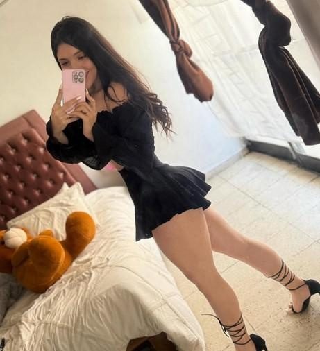 . . . SOY UNA CHICA JOVEN MUY DOMINANTE . . . EN BACARES