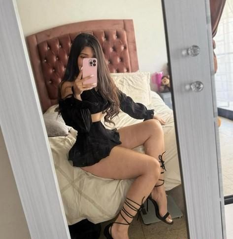 . . SOY UNA CHICA JOVEN MUY DOMINANTE . . EN BACARES