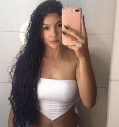 SOY UNA JOVENCITA MORENA MUY CACHONDA / EN A CORUÑA