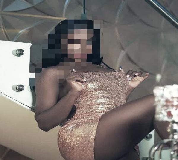 SOY UNA MULATA CON GANAS DE CHUPAR UNA RICA POLLA