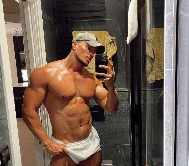 STRIPPER CORNEADOR PARA CORNUDOS EN OROPESA DEL MAR