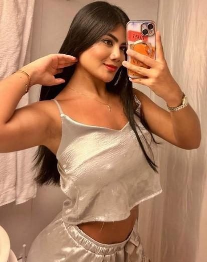 TE GUSTARÍA MONTARTELO CONMIGO?// EN ASCÓ