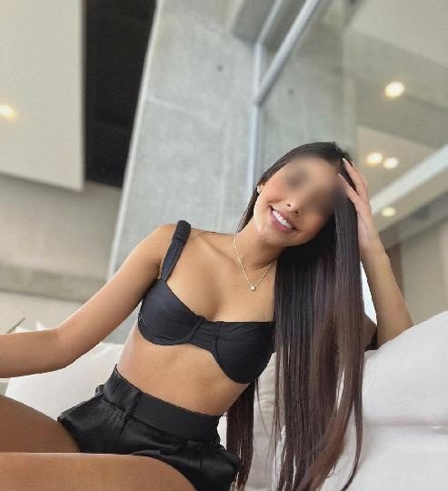 TE QUIERO SACAR LA LECHE CON MI GRANDES TETAS EN BATRES