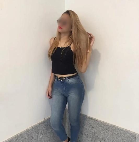 UNA AGRADABLE CHICA SUMISA ATREVIDA MUY CALIENTE EN BASCONCILLOS DEL TOZO