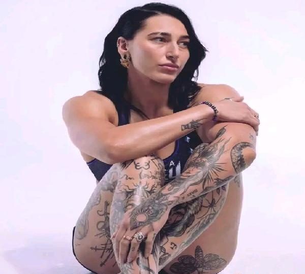 UNA ESTRUCTURA DE PLAYA CONTRATA A GENTE OBSESIONADA PARA EL RODAJE DE UNA CLASE DE CASTING XXX (126 EN ZARRA