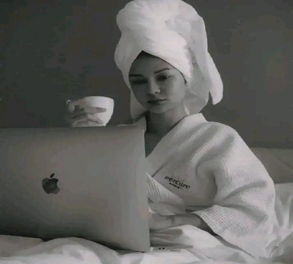 UNA ESTRUCTURA DE PLAYA CONTRATA A GENTE OBSESIONADA PARA SESIONES DE CASTING VIP (007); EN ALCUBILLA DE LAS PEÑAS