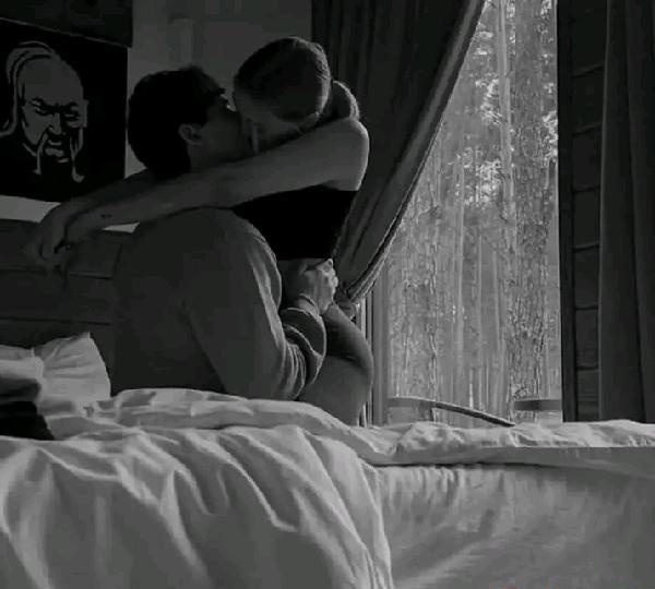 UNA ESTRUCTURA DE PLAYA CONTRATA ACTORES Y ACTRICES PARA EL CASTING PORNO DE CLAMP MAX (5116)+ EN ALCOLEA DE CALATRAVA