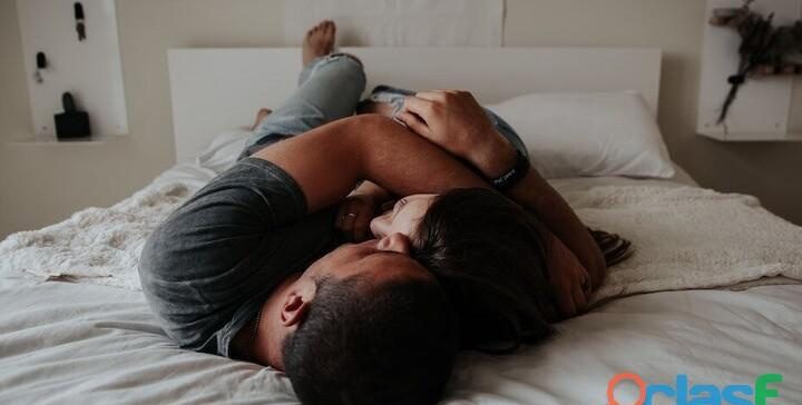 UNA ESTRUCTURA DE PLAYA CONTRATA ACTORES Y ACTRICES PARA EL CASTING PORNO DE CLAMP MAX (0417)+ EN BORMUJOS