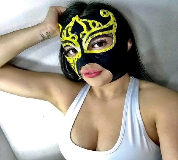 UNA ESTRUCTURA DE PLAYA CONTRATA ACTORES Y ACTRICES PARA EL CASTING PORNO DE CLAMP MAX (0933)+ EN SAN EMILIANO