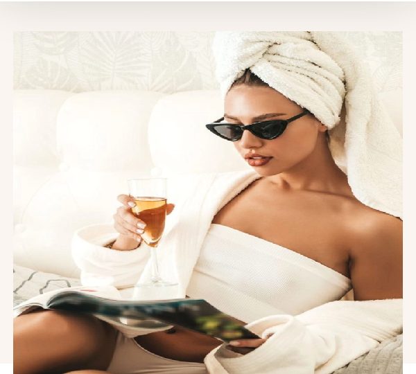 UNA ESTRUCTURA PLAYERA CONTRATA ACTORES Y ACTRICES PARA UN CASTING DE PORNO CLÁSICO (08) MAX EN SANT JOAN DESPÍ