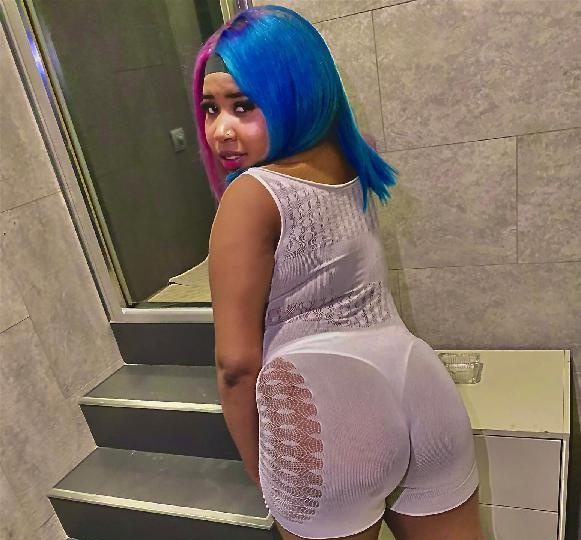 UNA HORA X 90 CON UNA MULATA MUY CACHONDA EN VALENCIA