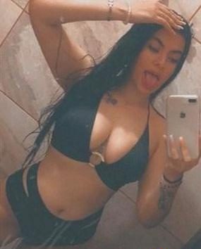VEN Y DISFRUTA DE UNA MUJER CALIENTE Y MUY CACHONDA EN ALOCÉN