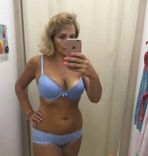 YO FUI DEMASIADA MUJER PARA MI EX MARIDO, EN ARENAS DEL REY